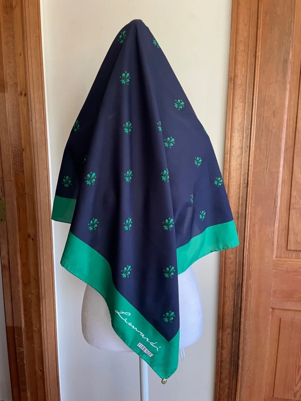 LEONARDI FIRENZE Signed Navy Teal Silk Vintage Fleur de Lis Scarf w/ Gold Charm